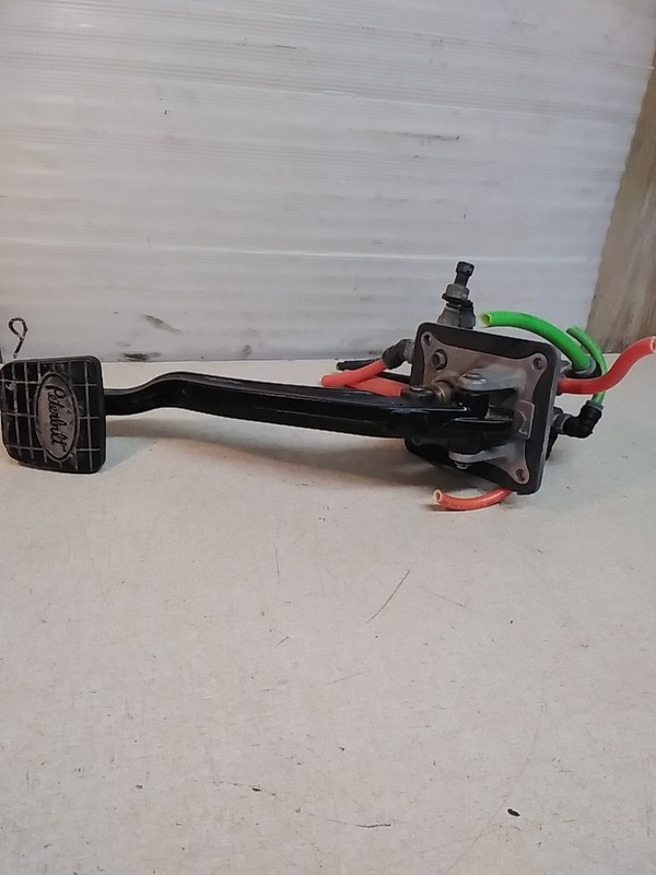 Peterbilt Bendix K046310 Foot Pedal Paccar G90-6095-0009