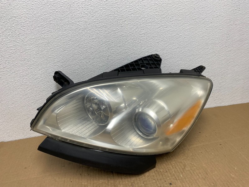 2007 to 2010 Saturn Outlook Left Driver LH Halogen Headlight OEM AB8191 DW