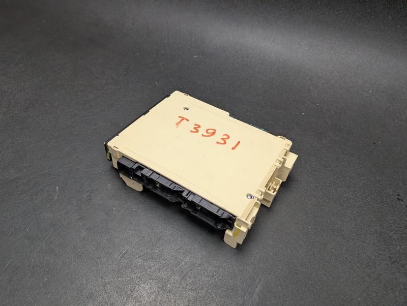 Cabin Fuse Relay Junction Box 2021 Toyota RAV4 82730-0R200 2019 2020 2022 - 2025