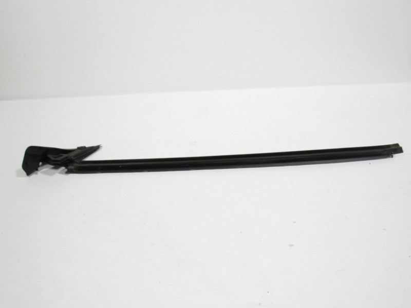 Ferrari 458 Italia 2011 Front Right Pass Outer Glass Belt Gasket Seal 09-15 |:Y