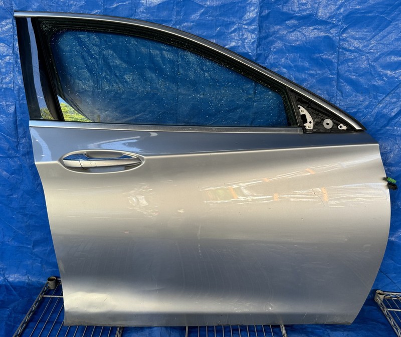 17-19 INFINITI QX30 FRONT RIGHT PASSENGER SIDE DOOR SHELL GRAY KAD # MR7-DRU1652