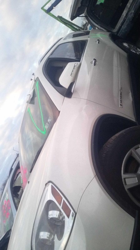 2008 GMC Acadia Left Door Mirror White OEM 718953 Scuffed 134K Miles