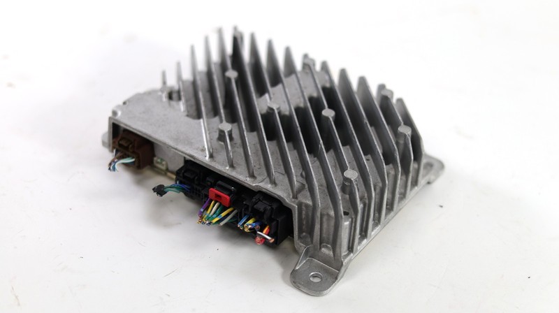 2020-2024 Camaro SS ZL1 BOSE Speaker Radio Amplifier Amp USED OEM GM 84850437
