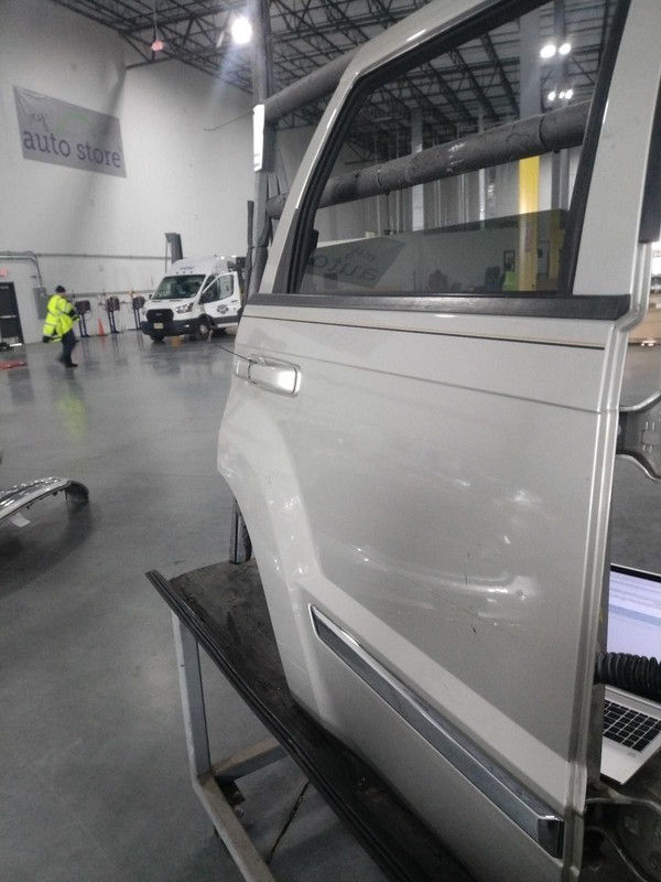 2010 Jeep Grand Cherokee Rear Right Door Silver Good Condition 267781