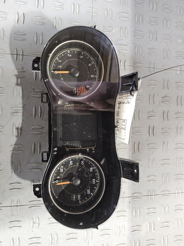 2019 Jeep Cherokee Speedometer Instrument Cluster 140 MPH 2.4L 3.5in screen