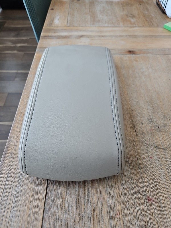 2007-2013 Chevrolet Impala Center Console Beige Leather Lid Armrest OEM COVER