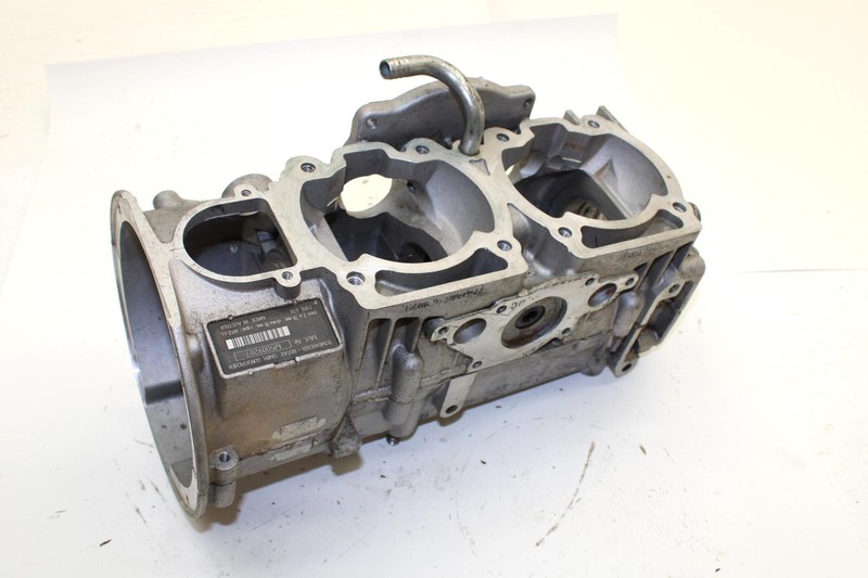 1998 Ski-doo Mxz 670 Oem Crankcase 420888015 SS69