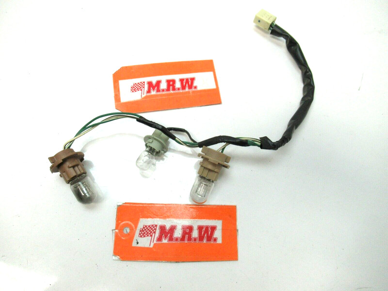 TAILLIGHT TAIL LIGHT LAMP HARNESS LIGHT BULB SOCKET REAR for 04 05 TOYOTA RAV4
