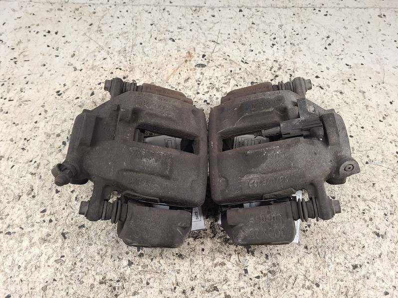 Mercedes-Benz CLK350 Brake Caliper Pair Front Left Right W/O Sport OEM 2006-2009