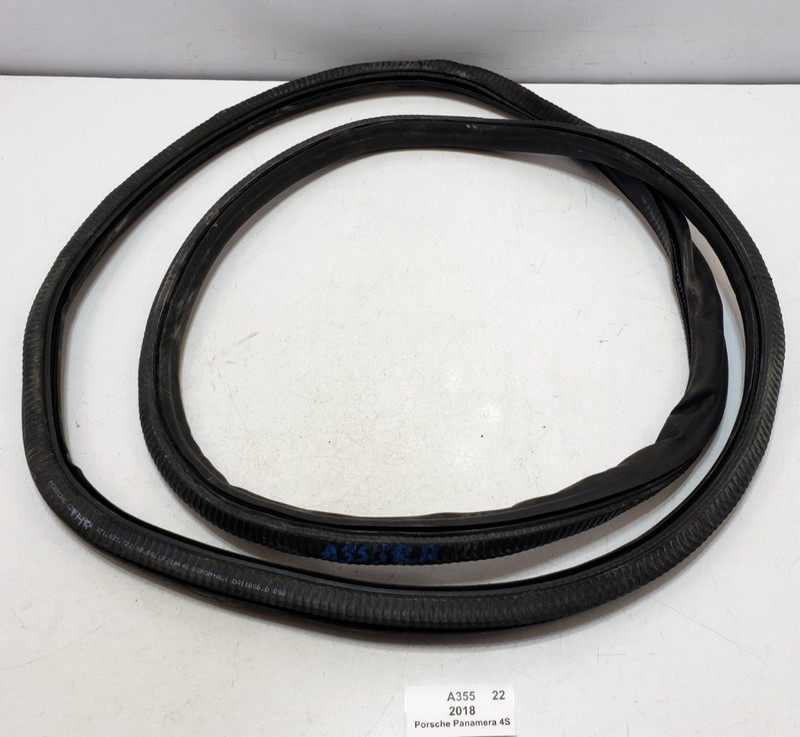 ✅ 2017-2023 OEM Porsche Panamera 4S 971 Rear Right Passenger Weatherstrip Seal