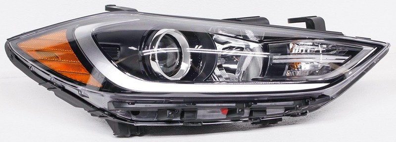 OEM Hyundai Elantra Sedan Right Passenger Side Halogen Headlamp Lens Chip