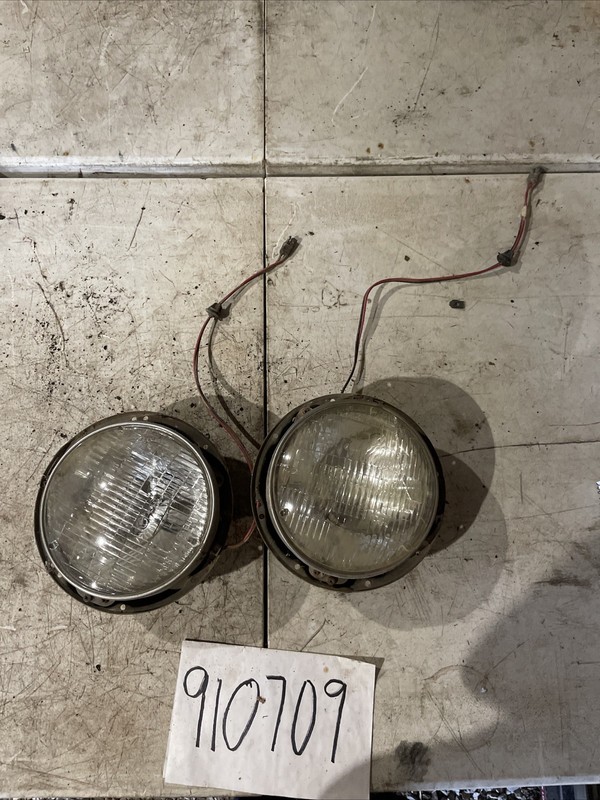1960–64 Studebaker Champ Headlight w/ Housing OEM 7” Round Assembly