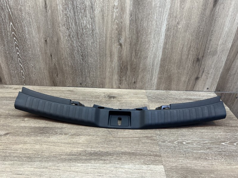 2017-2022 HONDA CR-V Rear Trunk End Sill Scuff Panel OEM84641-TLA-A0