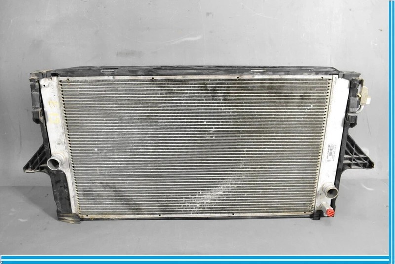 06-13 Volvo C70 V50 C30 Front Engine Cooling Radiator Condenser Assembly OEM