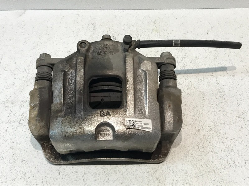2016-2020 Kia Sorento Front Driver LH Left Brake Caliper 92k OEM 58110-C6000