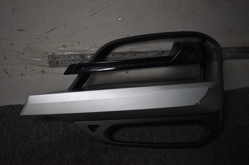 BMW GRILLE LOWER FRONT FACTORY OEM