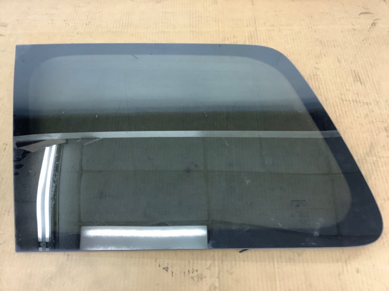 06-08 Pilot Left Rear Quarter Panel Opera Glass Square Back Side Window OEM