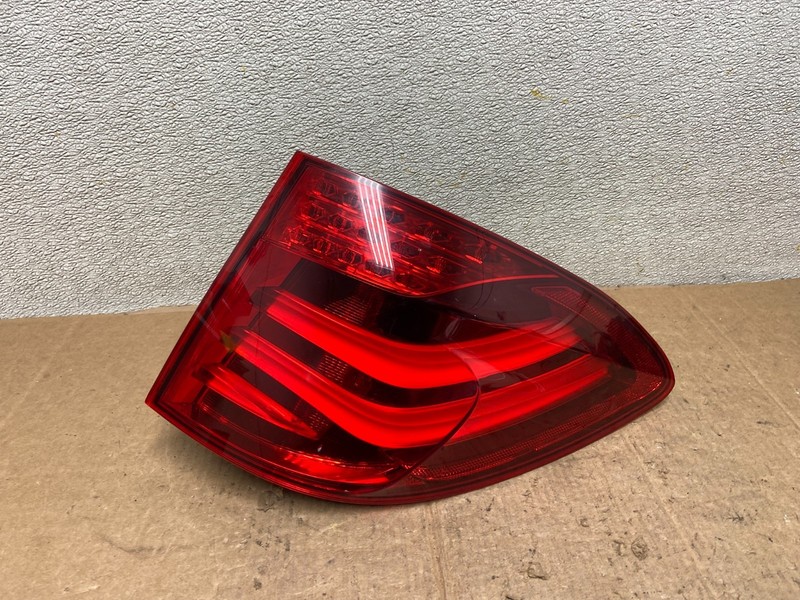 2010-2013 BMW F07 5-Series Gran Turismo GT Right Passenger Tail Light AA3895 DW