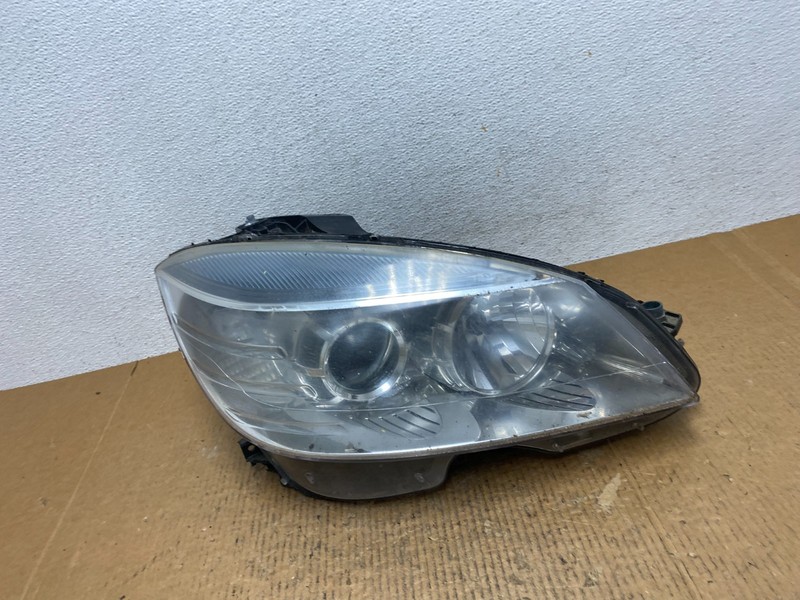 2008 to 2011 Mercedes Benz C-CLASS Right Passenger Side Headlight TYC AE1446 DW