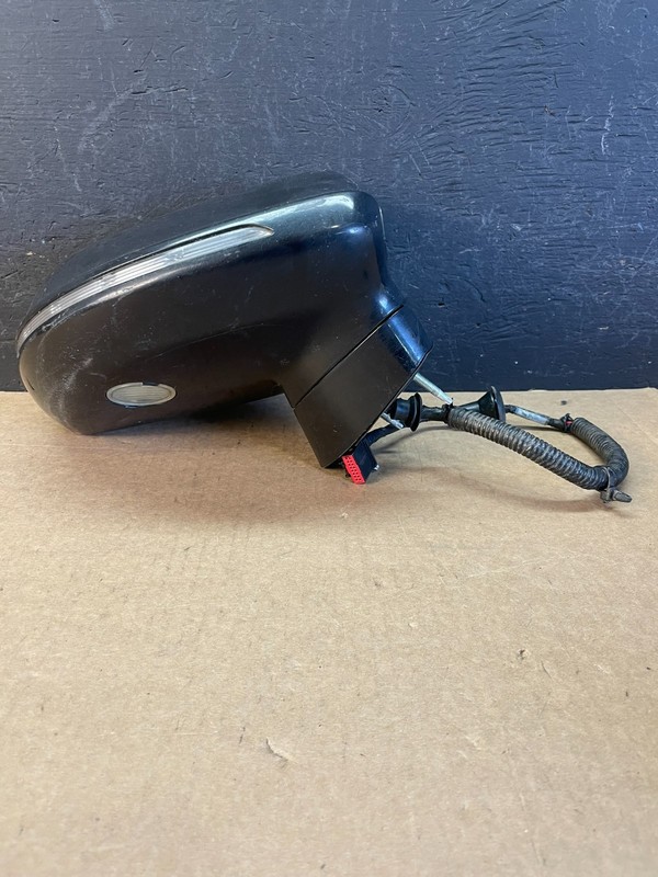 2010 to 2019 Lincoln MKT Passenger Right RH Door Turn Sgn Mirror OEM AD0013 DW