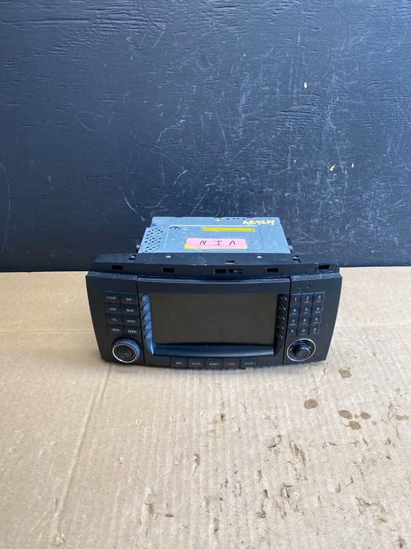 2009-2013 Mercedes W251 R350 Head Command Navigation Radio 6 CD Player AB9619 DG
