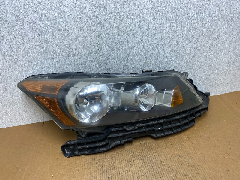 2008 to 2012 Honda Accord Sedan Right Passenger RH Headlight AE1404 DW