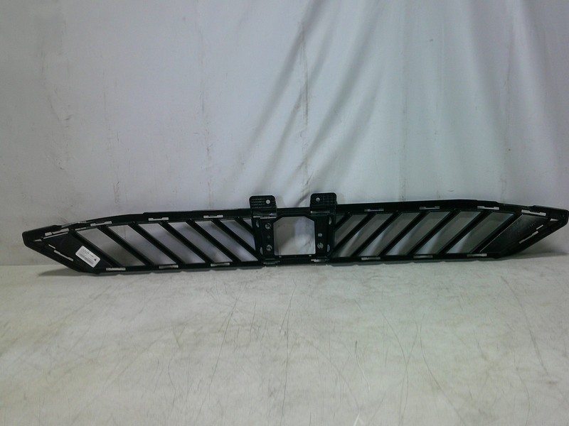 Nissan Rouge Front Bumper Grille Assembly Insert 622547SF0A