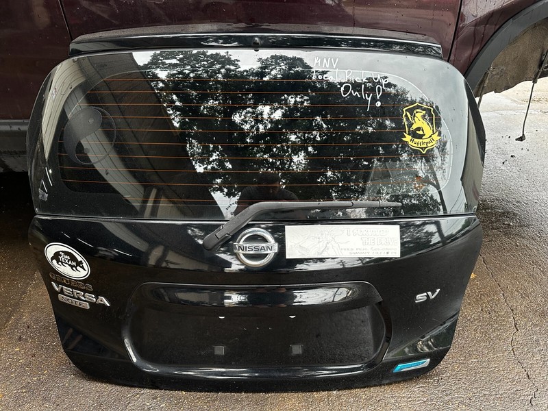 14-19 Nissan Versa Note REAR TRUNK LID HATCH TAILGATE GLASS ASSEMBLY Black OEM