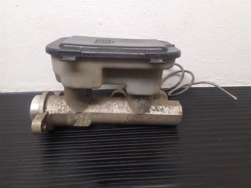 81-91 GMC Suburban 1500 Power Brake Master Cylinder Vacuum Booster OEM 18013435
