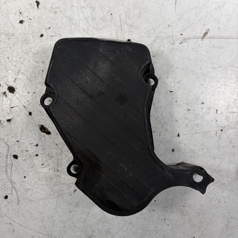 98-02 Honda Passport Right Cylinder Head Upper Timing Cover 8-97131-883-2 OEM