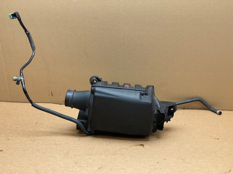 2016-2017 INFINITI Q50 AIR INTAKE FILTER CLEANER BOX ASSEMBLY OEM LOT692