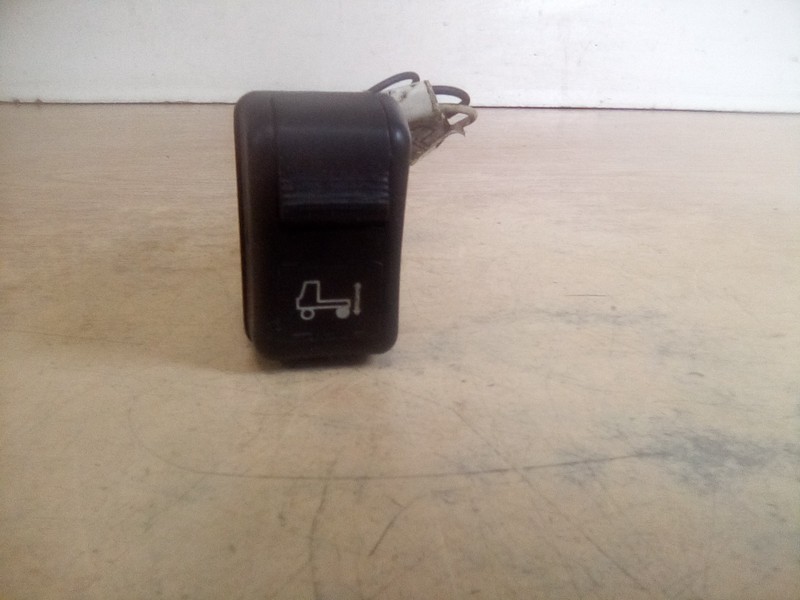 Volvo 8077402 Air Suspension Switch 3231-3