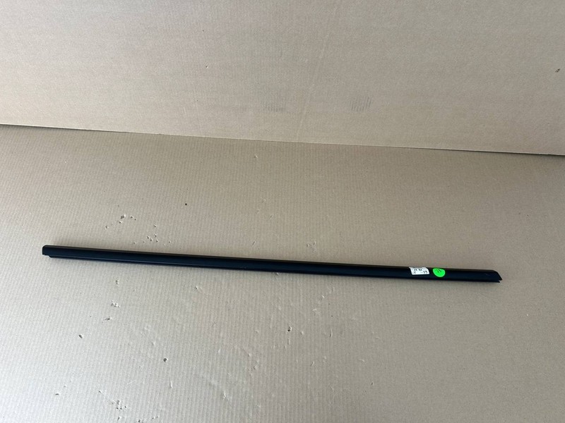 ✅ 2020 Tesla Model Y Front Right Door Belt Molding 1495722/3-00-B