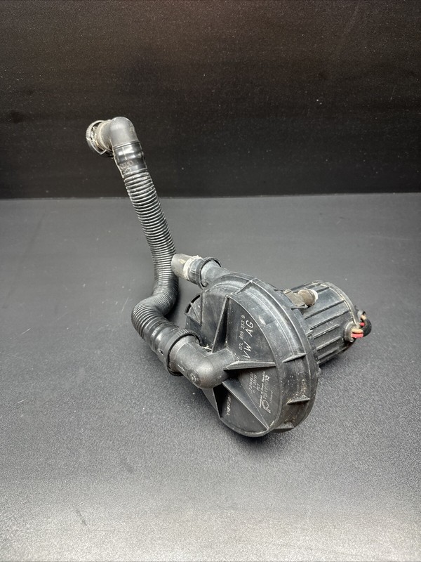 2011-2018 AUDI A8 D4 4.2L - Secondary AIR Injection PUMP 07L959231C OEM