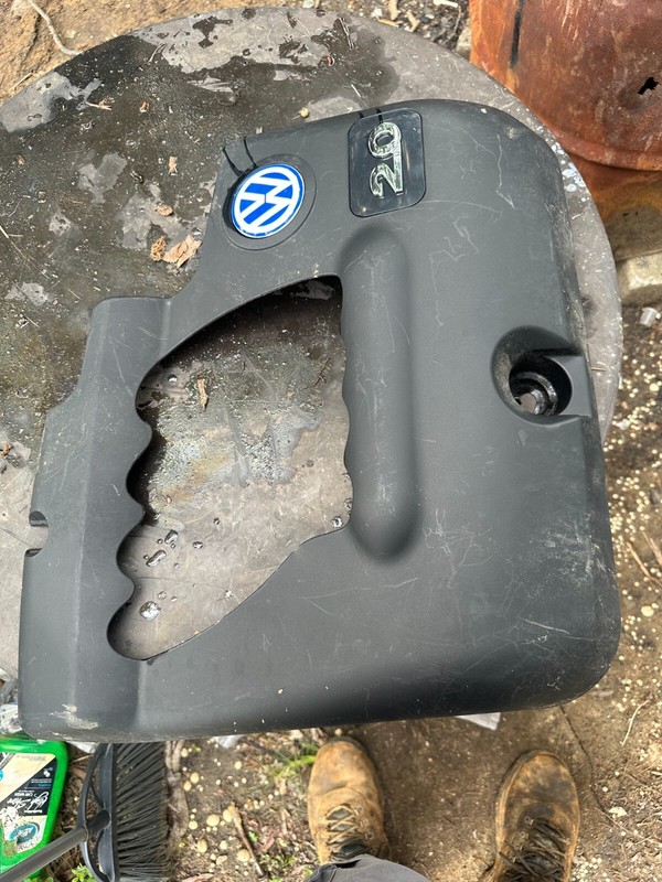 98-15 BEETLE JETTA GOLF OEM 2.0 ENGINE APPEARANCE PLASTIC COVER