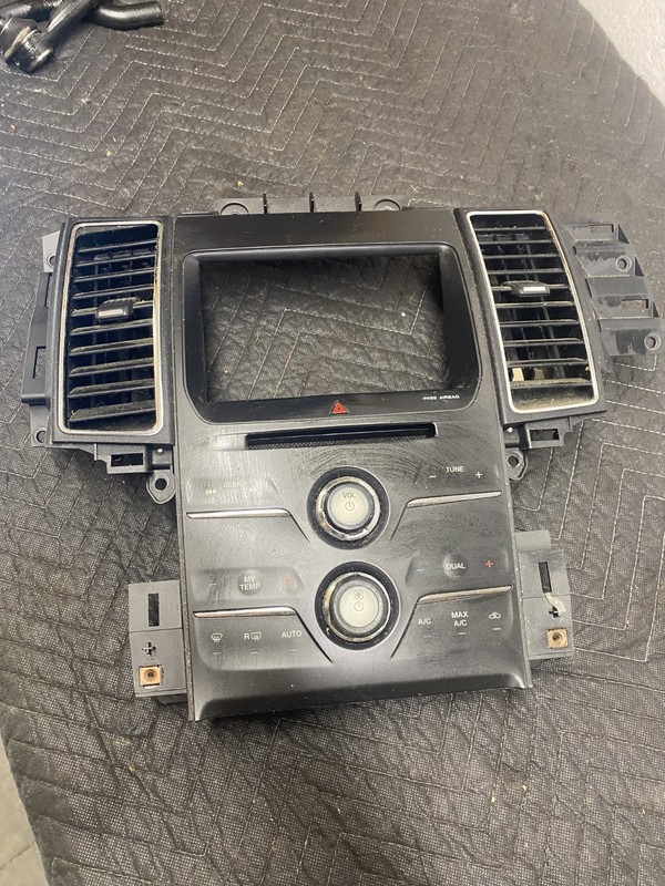 2014 Ford Taurus Limited Center Dash Trim OEM DG1T-18A802-D