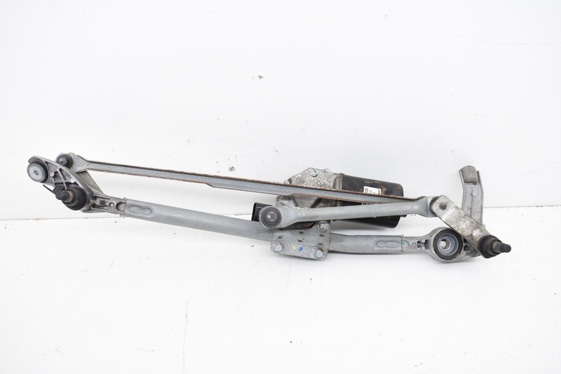 2007 BMW 328xi E92 N51 Windshield Wiper Motor Linkage Assembly OEM KW74