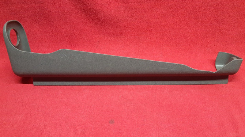 2005 2006 2007 Jeep Grand Cherokee / Commander RIGHT FRONT Seat Track Cover Trim