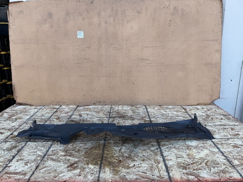 FORD MUSTANG GT 2015-2023 OEM FRONT WINDSHIELD COWL COVER TRIM MOLDING ASSEMBLY