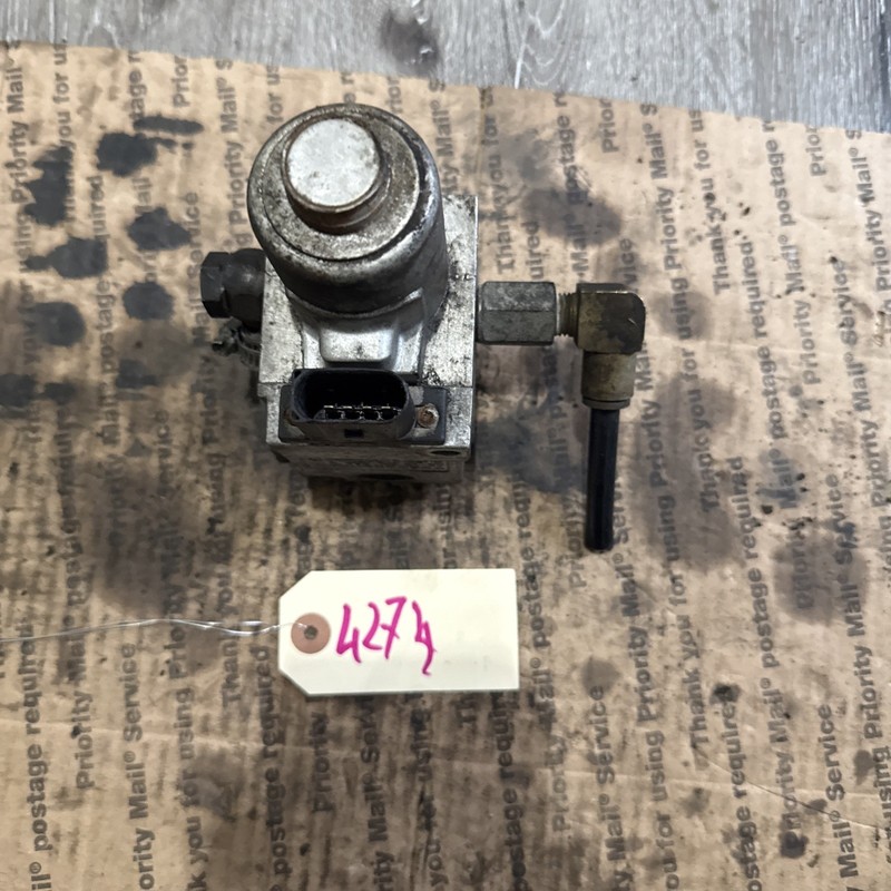 Mercedes Benz EGR V Pod- P/N: A 000 153 26 59, R414002934