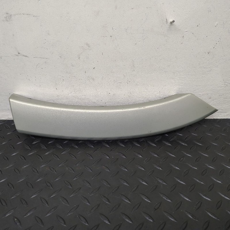 02-07 Ford Escape Right Quarter Flare Molding Biege (C2) OEM 3L8Z-7829164-AAA
