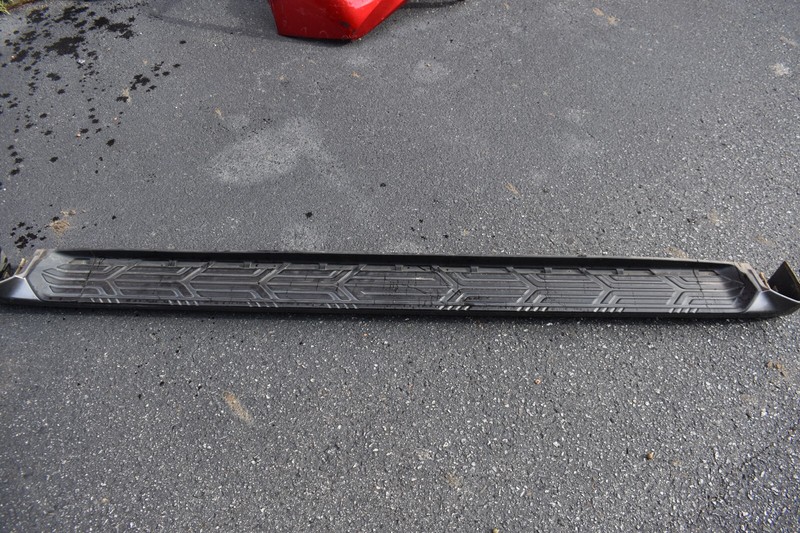2011-2013 INFINITI QX56 STEP PAD FACTORY OEM