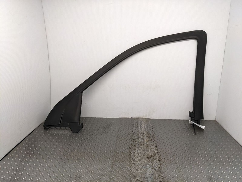 2019-2024 CHEVROLET SILVERADO 1500 CREW CAB RIGHT FRONT DOOR WINDOW FRAME TRIM O