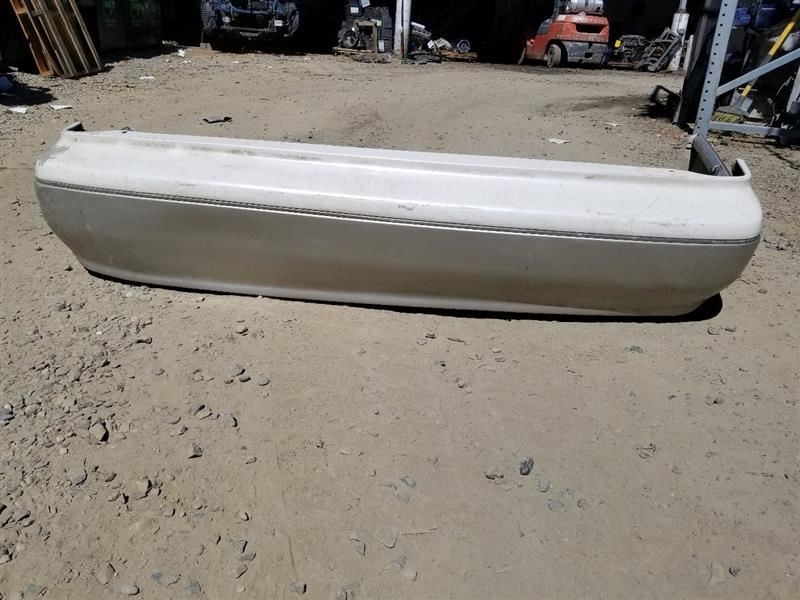 95 96 97 LEXUS LS400 REAR BUMPER WHITE GREY SCRATCHES