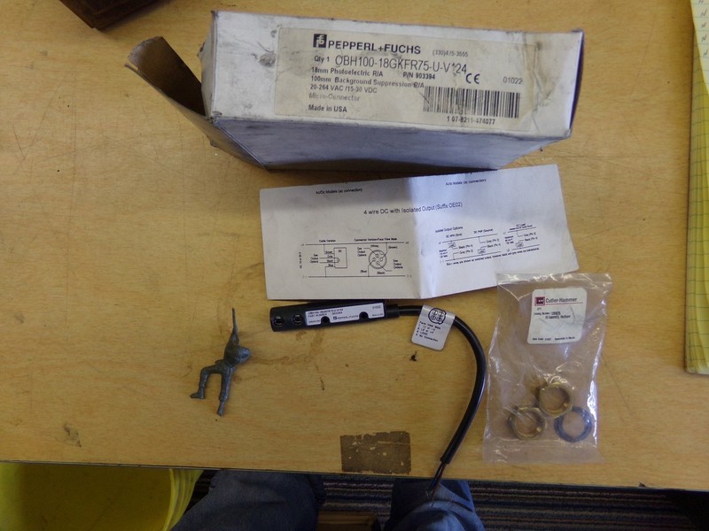 PepperL & Fuchs OBH100-18GKFR75-U-V124 903394 Photo Switch Sensor*FREE SHIPPING*