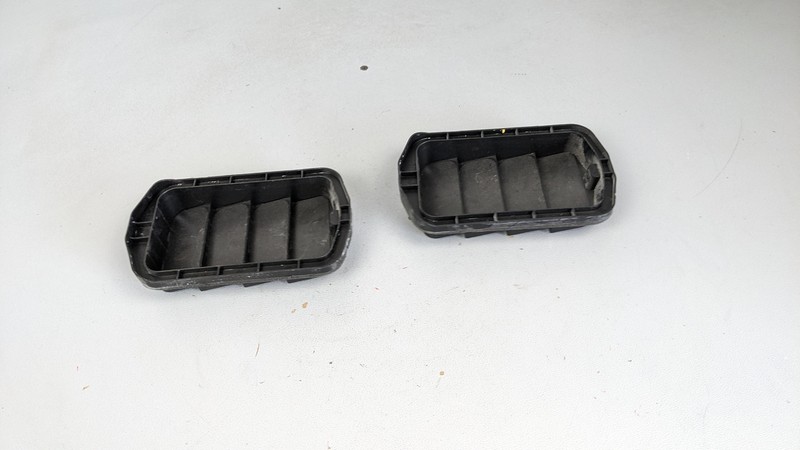 2PC Rear Quarter Pressure Vent Grille 2022 Mazda 3 BDTS-51-921 2019 2020 - 2023