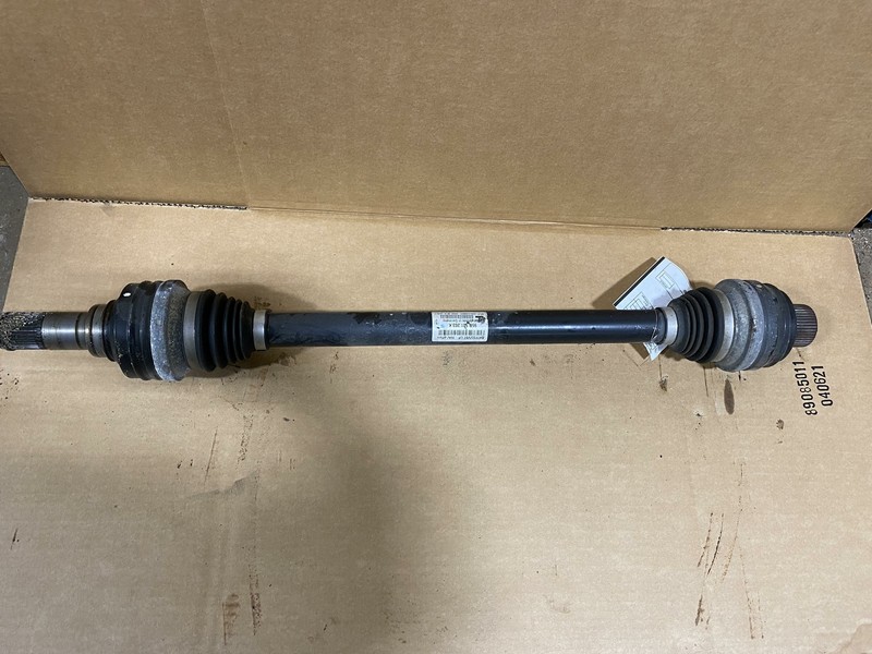 2017-2018 PORSCHE MACAN 3.0L AWD REAR LEFT DRIVER AXLE SHAFT CV U JOINT OEM