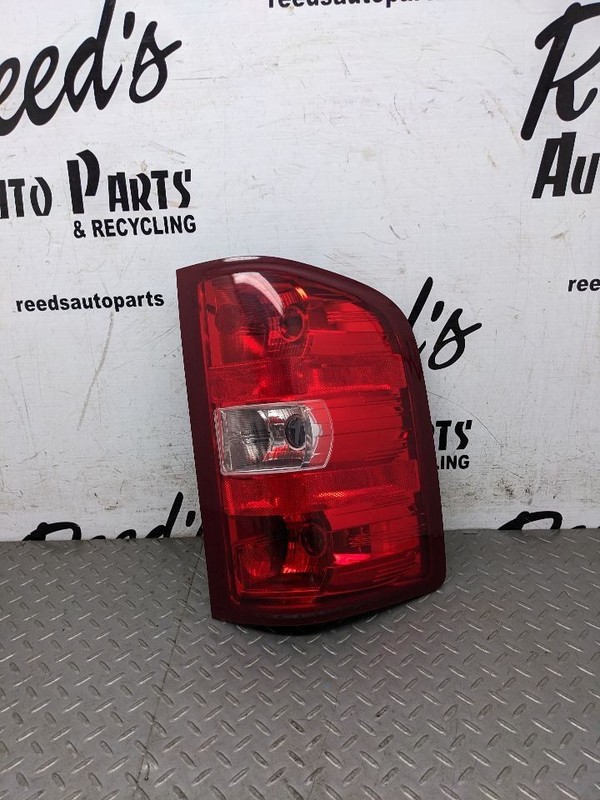 Passenger Tail Light Pickup With Box DRW Fits 07-14 SIERRA 3500 PICKUP 1193751
