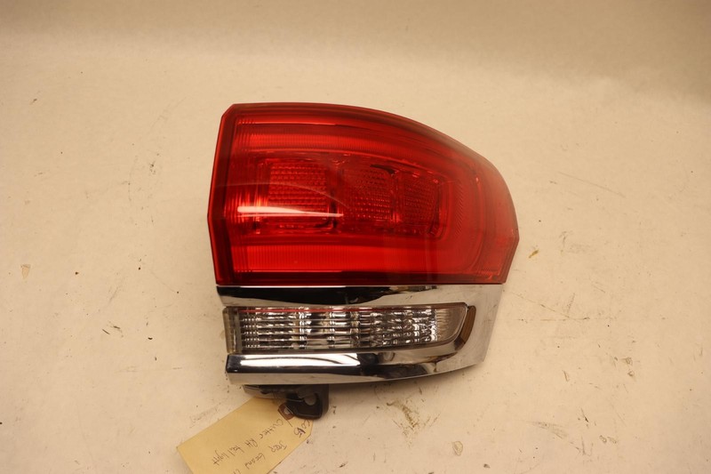 2014-2021 JEEP GRAND CHEROKEE REAR RIGHT PASSENGER SIDE OUTER TAILLIGHT LAMP OEM