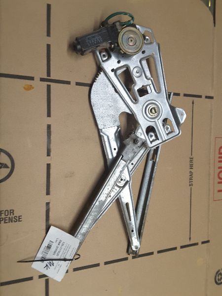 95 96 CIRRUS R. RE WINDOW REGULATOR 73933